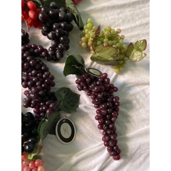 Artificial Grapevine Clusters With Leaves - Mixed Colors & Sizes - Home Decor Cr - Picture 6 of 16